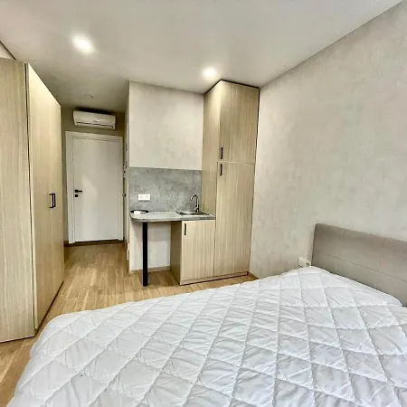 Apartment 1 Near Peremohy Square